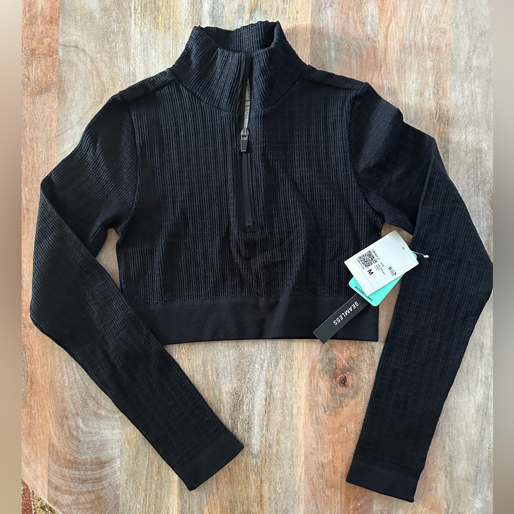 Forever 21 Activewear Wicking Fabric Cropped Half Zip Black Top Sz M